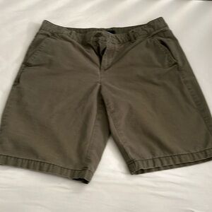 Gap women’s shorts size 4 khaki.